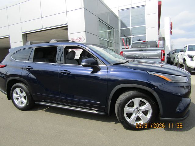 used 2022 Toyota Highlander car, priced at $29,499