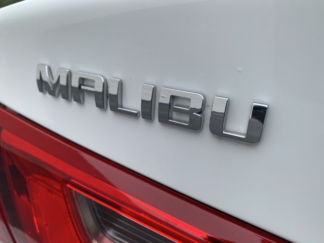 2022 Chevrolet Malibu LS photo