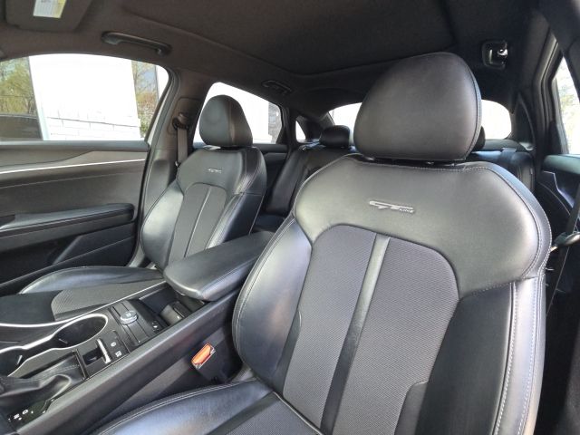 2021 Kia K5 GT-Line:B02116A