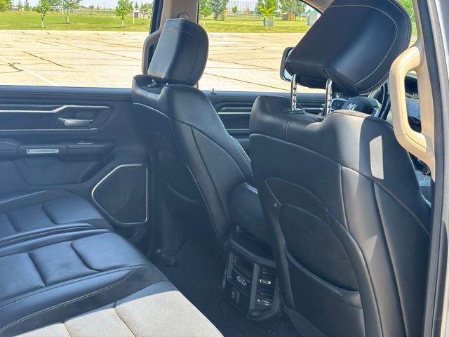 2019 Ram 1500 Laramie Crew Cab 4x4 5'7" Box