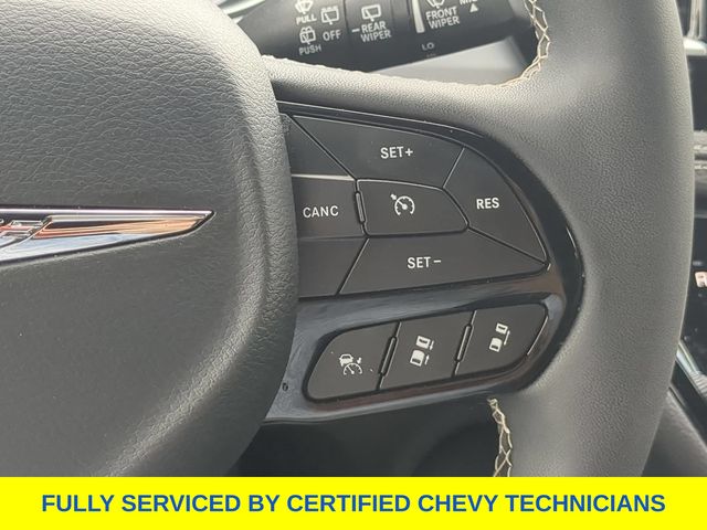 Used 2025 Chrysler Pacifica Van