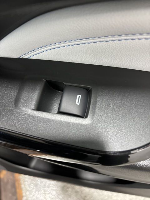 2025 Chevrolet Trax LT photo