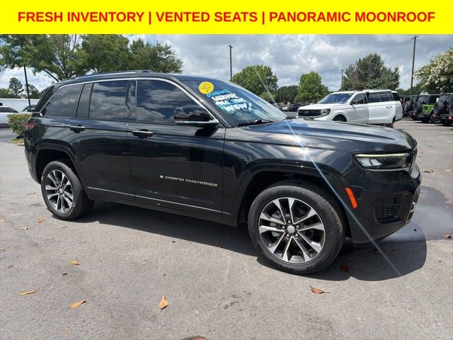 Diamond Black Crystal Pearlcoat 2023 Jeep Grand Cherokee Overland RWD SUV / Crossover 4X2 8-Speed Automatic
