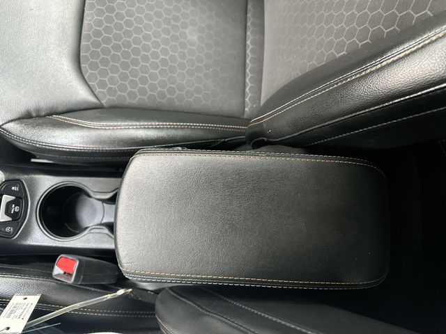 Used 2021 Silver Jeep Latitude image 22