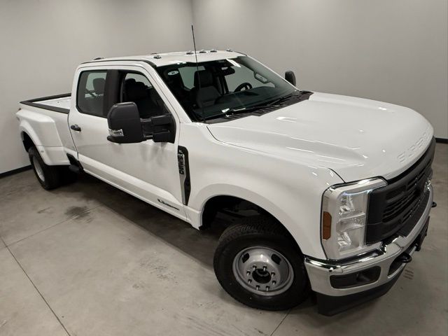 2025 Ford F-350SD XL photo