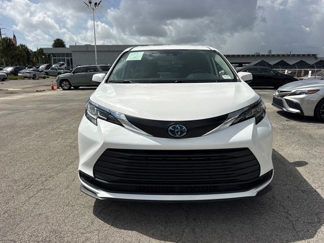 Used 2023 Toyota Sienna Van