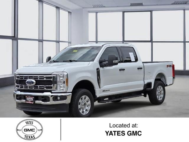 Oxford White 2023 Ford F-250 Super Duty Pickup Truck Four-Wheel Drive Automatic