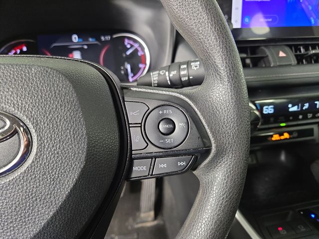 2024 Toyota RAV4 XLE photo