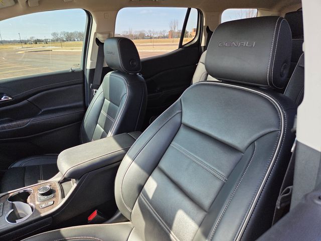 2022 GMC Acadia Denali