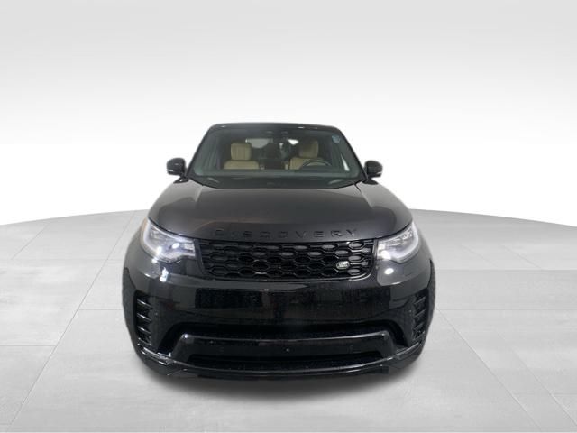 2025 Land Rover Discovery Dynamic SE 9