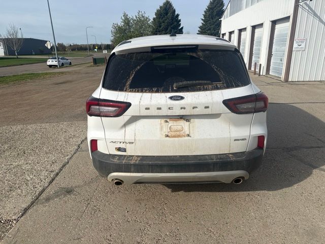 2024 Oxford White Ford Escape Active AWD SUV
