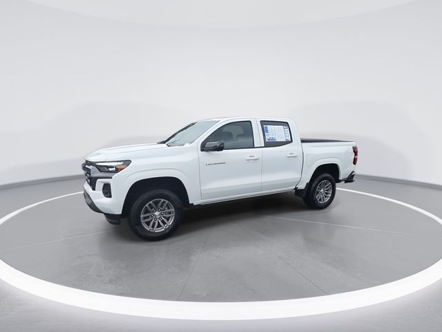 Used 2026 White Chevrolet LT image 4