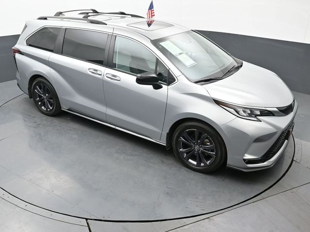 2022 Toyota Sienna XSE 42