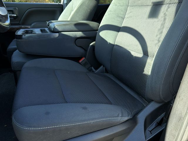 Used 2019 Black GMC SLE image 9