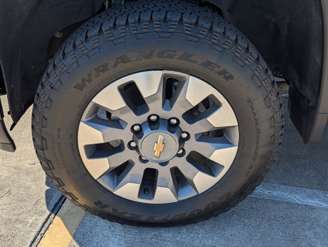 Used 2024 Gray Chevrolet Custom image 9