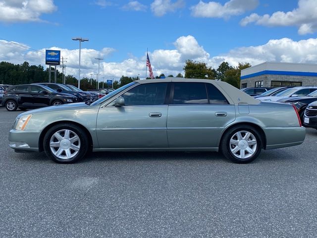 2006 Cadillac DTS Base 2