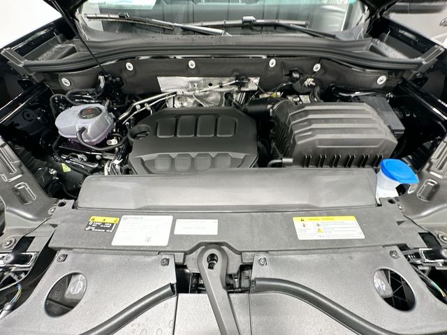 2026 Volkswagen Atlas 2.0T SE w/Technology Black at Sutliff Volkswagen