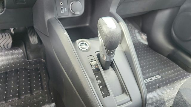 2025 Nissan Kicks Play