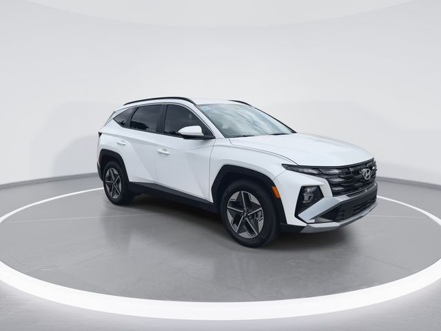 Used 2025 White Hyundai SEL image 2