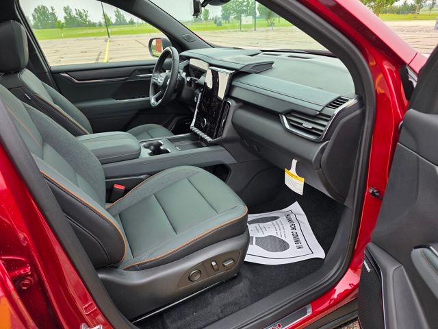 2025 GMC Acadia AWD AT4