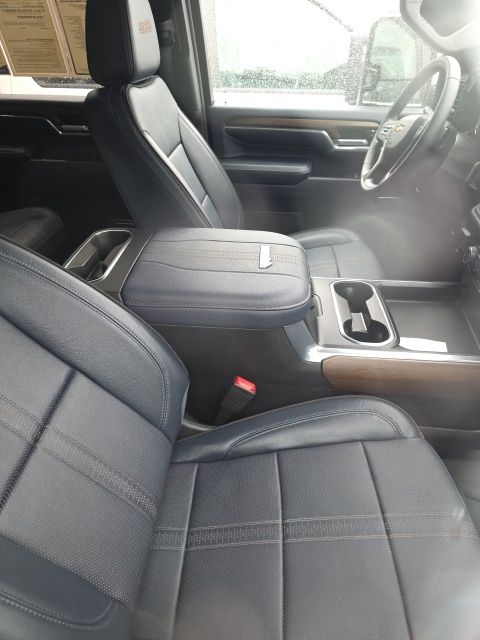 Used 2024 Black Chevrolet High Country image 3