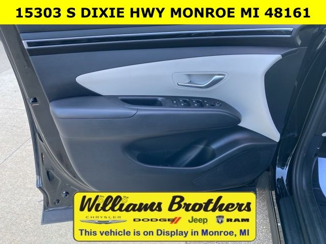 2024 Hyundai Tucson SEL - Black Pearl exterior view 11