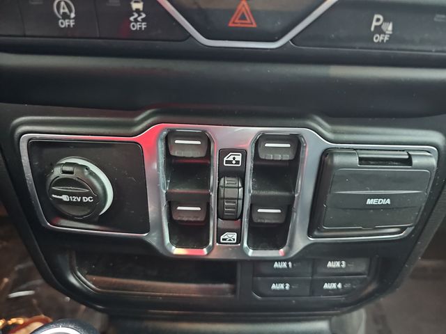 Used 2021 White Jeep Unlimited Sport Altitude image 26
