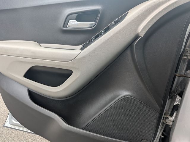 2016 Chevrolet Trax - Image 14