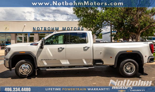 White Frost Tricoat 2024 GMC Sierra 3500HD Pickup Truck Four-Wheel Drive Automatic