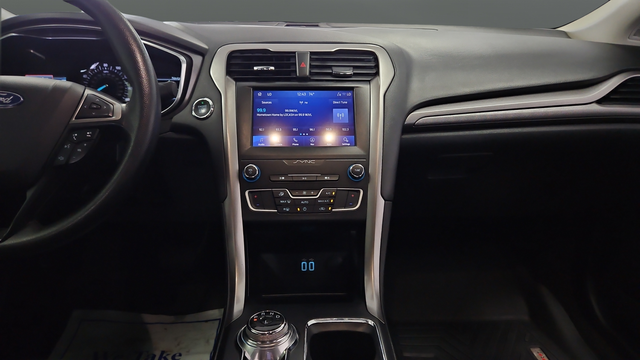 Used 2020 Oxford White Ford SE image 13