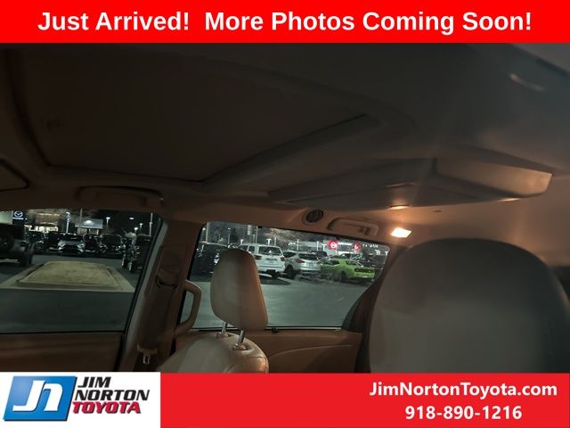 2017 Toyota Sienna XLE Premium 9