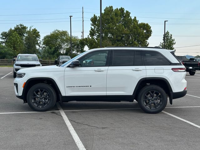 New 2027 White Jeep Altitude image 4