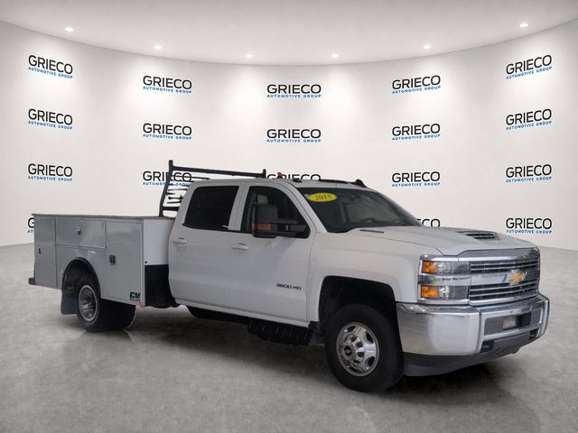 Summit White 2018 Chevrolet Silverado 3500HD Pickup Truck Four-Wheel Drive 6-Speed Automatic