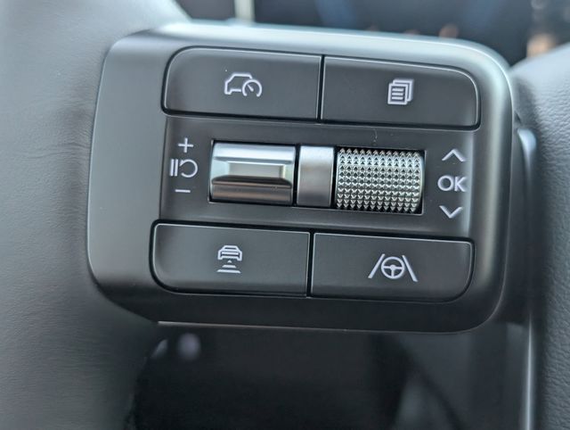 New 2026 White Hyundai SE image 16