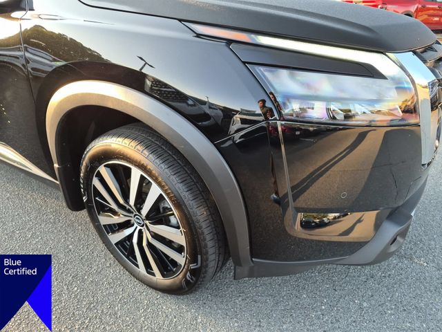 Used 2025 Black Nissan Platinum image 9