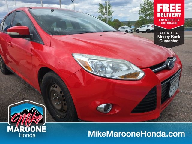 Race Red 2012 Ford Focus SE Hatchback Hatchback Front-Wheel Drive 6-Speed Automatic