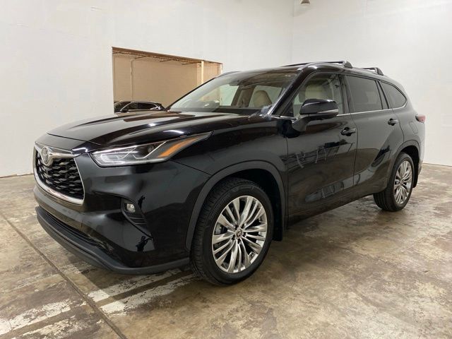 Midnight Black Metallic 2024 Toyota Highlander SUV / Crossover All-Wheel Drive 8-Speed Automatic