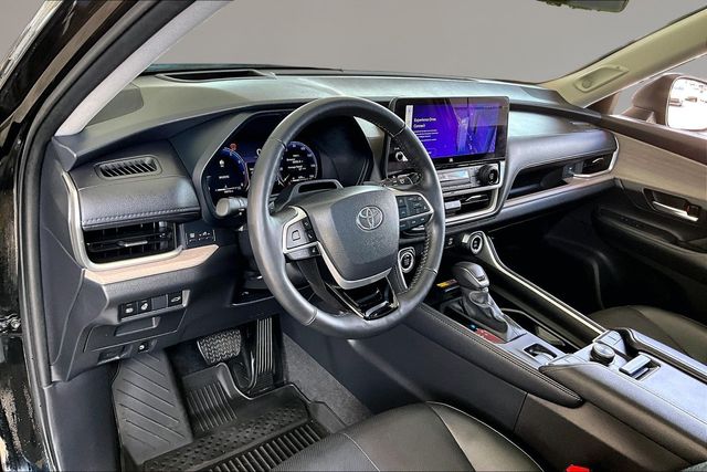 Used 2024 Toyota Grand Highlander Platinum 4D Sport Utility