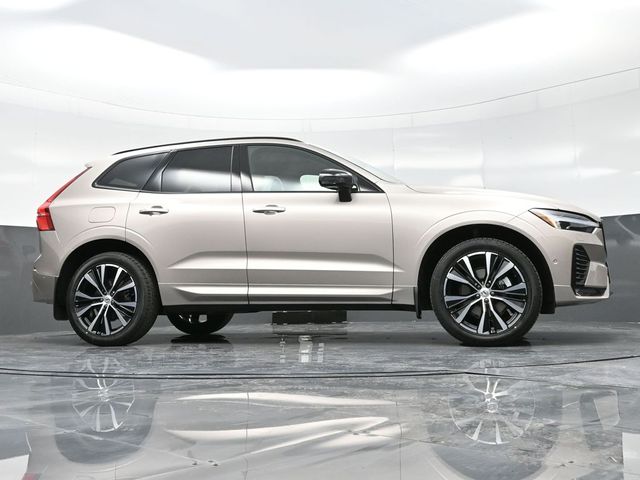 2025 Volvo XC60  photo