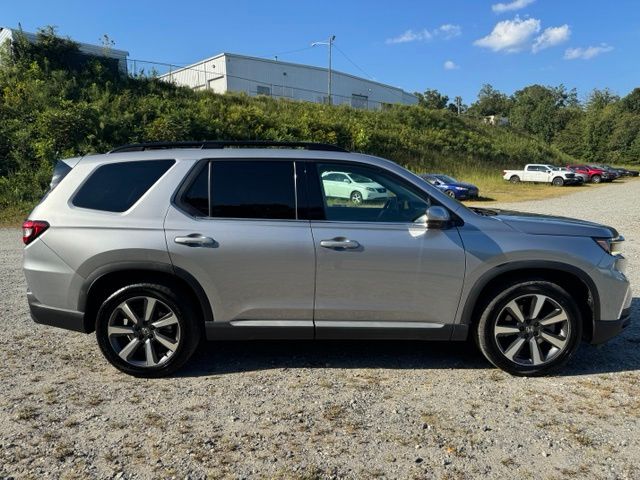 Used 2025 Silver Honda Touring image 10