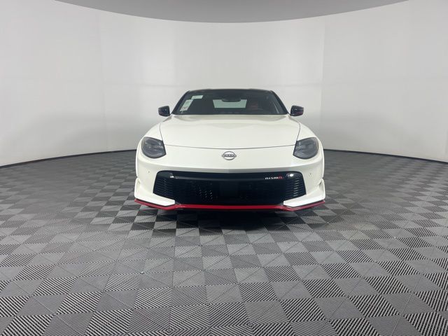 2025 Pearl White Tricoat/Super Black Nissan Z NISMO RWD Coupe