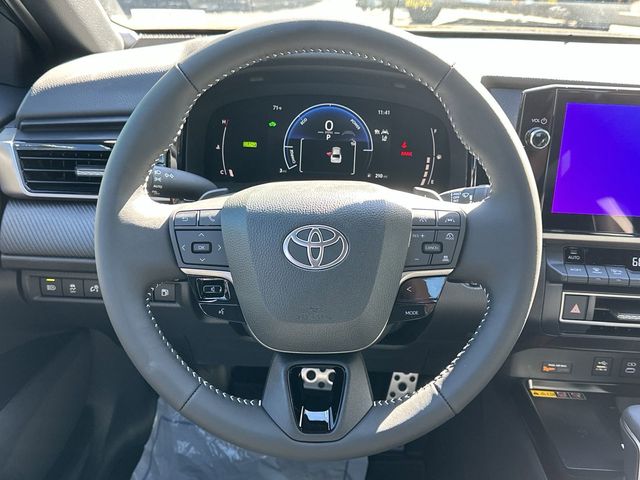 2025 Toyota Camry SE 8