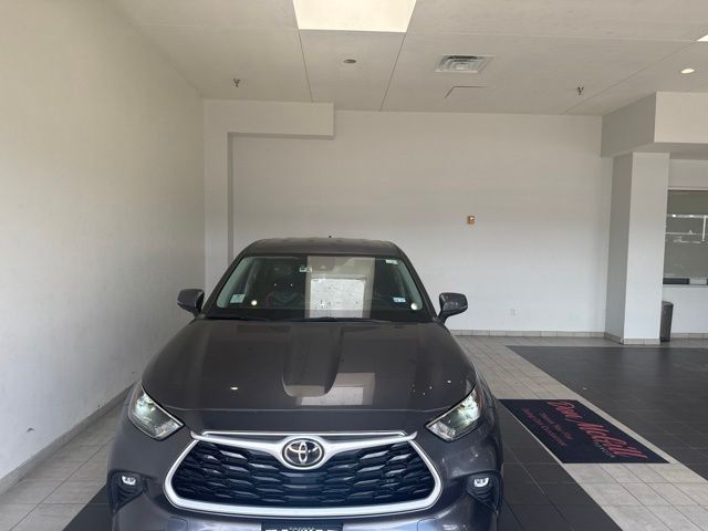 2024 Toyota Highlander LE Gray at Legacy Ford