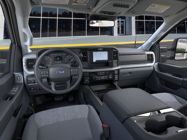 2026 Oxford White Ford Super Duty F-350 SRW XLT 168 WB 4X4 Chassis