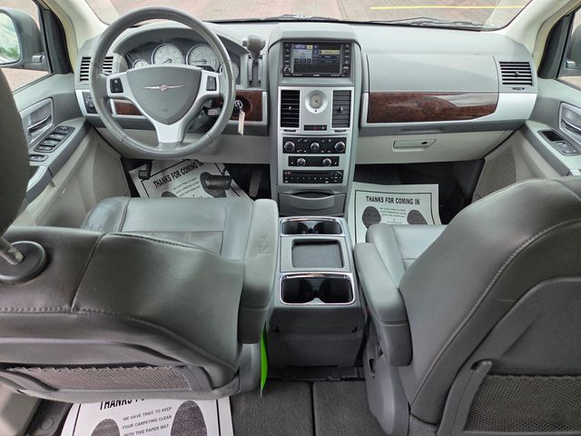 2010 Chrysler Town & Country Touring