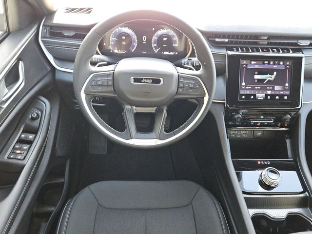 2026 Jeep Grand Cherokee L Laredo 4x2