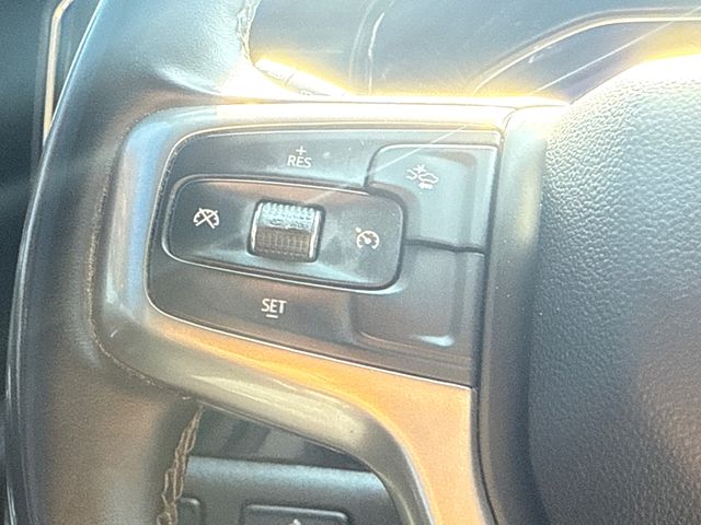 Used 2024 White Chevrolet LT image 28