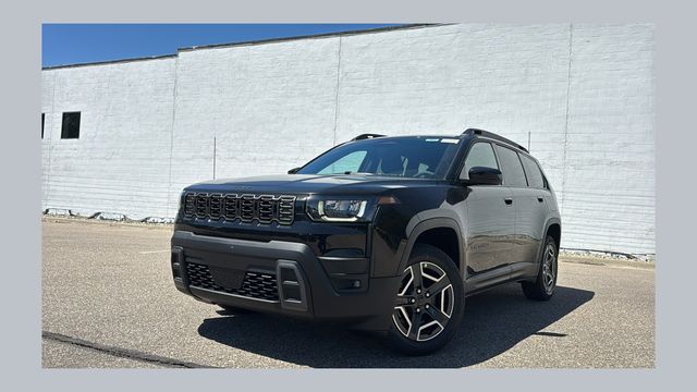 Diamond Black Crystal Pearlcoat 2026 Jeep Cherokee Laredo 4WD SUV / Crossover Four-Wheel Drive Continuously Variable Transmission