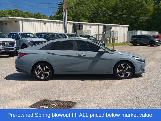 Used 2023 Electric Shadow Hyundai Limited image 14