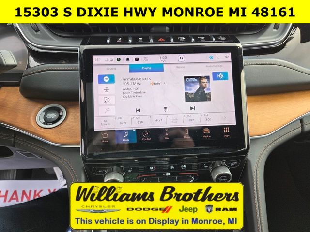 2023 Jeep Grand Cherokee L Summit - Diamond Black Crystal Pearlcoat exterior view 10